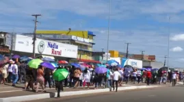 Servidores saíram novamente em caminhada pela rodovia BR-230 nesta segunda