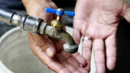 Moradores do bairro ficarão sem água até 12h de terça (7)