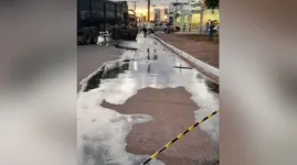 O derramamento do óleo foi  provocado devido uma pane na caixa de marcha do caminhão