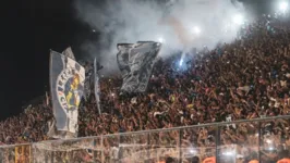 Torcida do Clube do Remo, nas arquibancadas do Baenão.