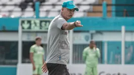 O treinador do Paysandu parabenizou o time pelo bom desempenho, embora o time tenha sido derrotado para a Aparecidense-GO.