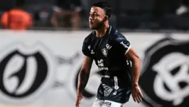 Atacante Ronald, do Clube do Remo