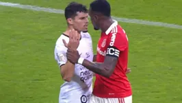 Jogador do Corinthians, Rafael Ramos foi acusada de ofender Edenilson com a palavra "macaco"