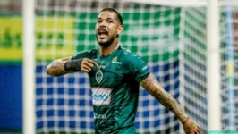 O jogador sofreu uma lesão no joelho e não se sabe quando estará de volta ao time