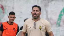 Técnico do Castanhal, Robson Melo, exaltou o empate em casa.