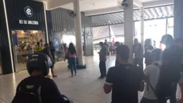 Torcedores nas lojas do Remo em busca ingresso para o jogo de logo mais no Baenão