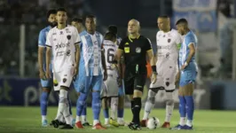 Botafogo-PB contestou o pênalti do goleiro Luis Carlos, no atacante Pipico do Paysandu.