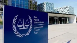 Tribunal Penal de Haia investiga possíveis crimes de guerra da Rússia na guerra contra a Ucrânia...

Leia mais no texto original: (https://www.poder360.com.br/internacional/holanda-diz-ter-deportado-espiao-russo-que-fingia-ser-brasileiro/)
© 2022 Todos os direitos são reservados ao Poder360, conforme a Lei nº 9.610/98. A publicação, redistribuição, transmissão e reescrita sem autorização prévia são proibidas.