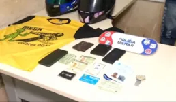 Suspeito foi preso após anunciar a venda dos produtos roubados na internet.