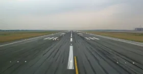 O cadáver foi encontrado em plena pista 18R no Aeroporto Internacional Murtala Muhammed, em Lagos