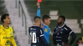 O jogador foi expulso em sua estreia pelo Clube do Remo