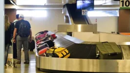 Bolsonaro vetou a volta do despacho gratuito de bagagem em voos