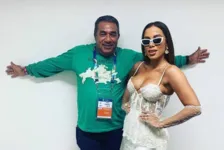 Mauro Machado, pai de Anitta, precisou voltar para o hospital.