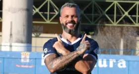 Paulo Rangel comemorando gol da vitória do Altos sobre o Ferroviário.
