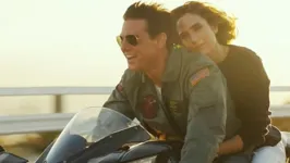 Tim Cruise volta a vestir a jaqueta e sair de moto em Top Gun