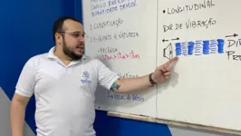 O professor Victor Mardock acredita que cursos lapidam o aluno para o Enem