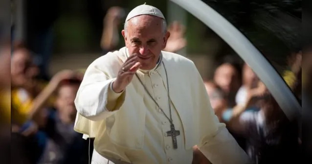 Imagem ilustrativa da notícia Papa Francisco se reunirá com ucranianos sobre viagem
