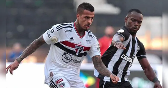 Imagem ilustrativa da notícia Xô crise! Botafogo vence São Paulo e fica longe do Z4