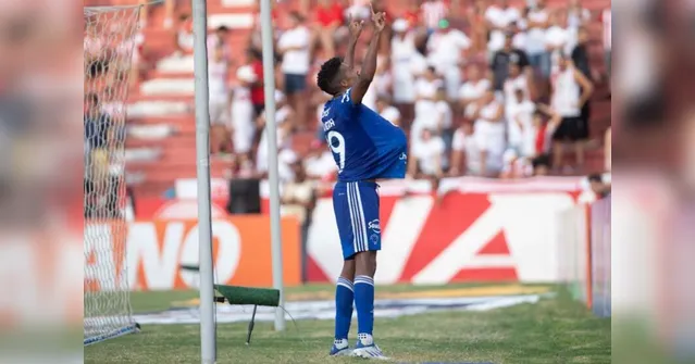 Imagem ilustrativa da notícia Fora de casa, Cruzeiro vence o Náutico e lidera a Série B