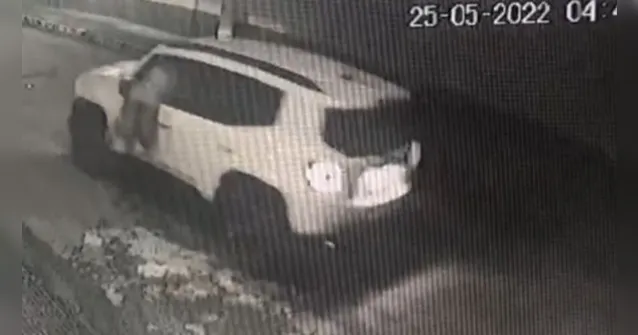 Imagem ilustrativa da notícia Vídeo: travesti é arrastada e imprensada por carro em Belém