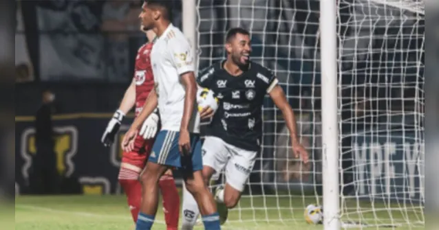 Imagem ilustrativa da notícia Vídeo: Clube do Remo conta com "lei do ex" contra Voltaço