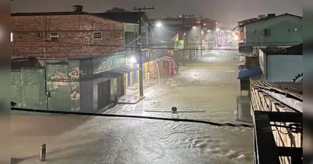 Imagem ilustrativa da notícia Chuva provoca acidentes e interdições no nordeste do Pará