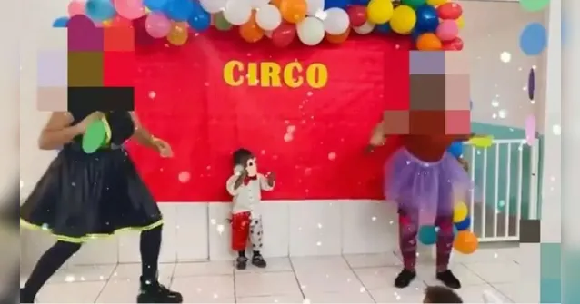 Imagem ilustrativa da notícia Mãe acusa escola de racismo por fantasiar menino de macaco