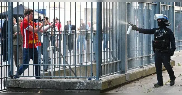 Imagem ilustrativa da notícia Autoridades francesas culpam ingleses por desordem na final 