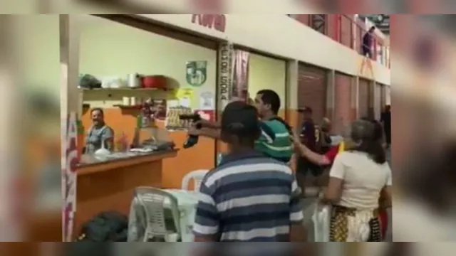 Imagem ilustrativa da notícia Vídeo: homem ameaça e atira em feira de Ananindeua