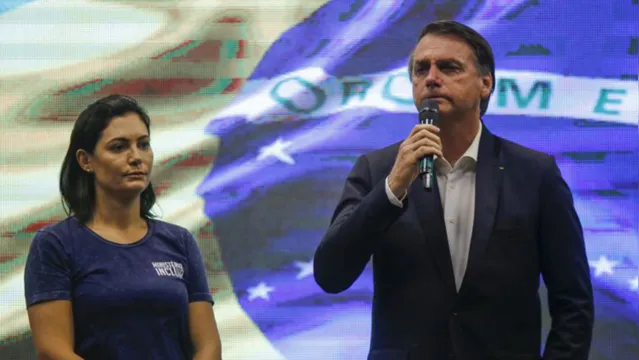 Imagem ilustrativa da notícia Bolsonaro diz que Brasil enfrenta
problema espiritual