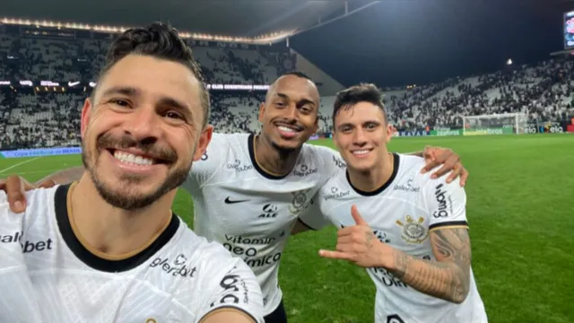 Imagem ilustrativa da notícia Corinthians goleia Santos e encaminha vaga na Copa do Brasil