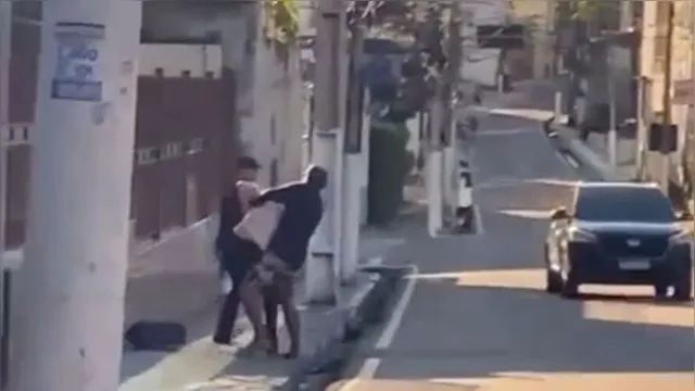 Imagem ilustrativa da notícia Vídeo: mulher é assaltada e agredida no centro de de Belém 