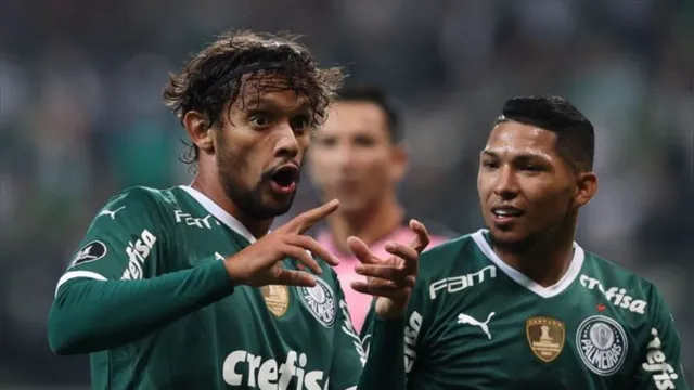 Imagem ilustrativa da notícia Com 3 gols de Scapa, Palmeiras segue 100% na Libertadores