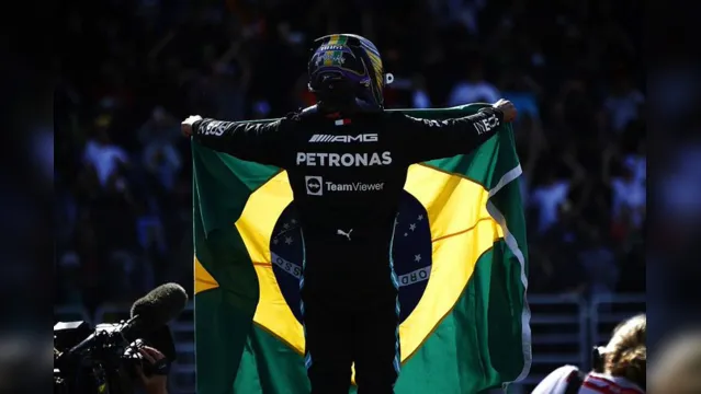 Imagem ilustrativa da notícia Lewis Hamilton ganha título de cidadão honorário do Brasil