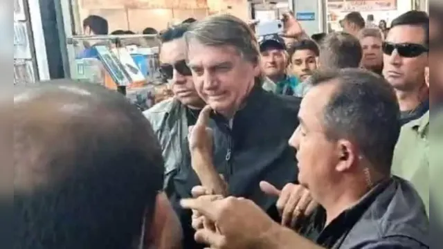 Imagem ilustrativa da notícia Vídeo: Bolsonaro recebe vaias e carinhos em passeio pelo DF