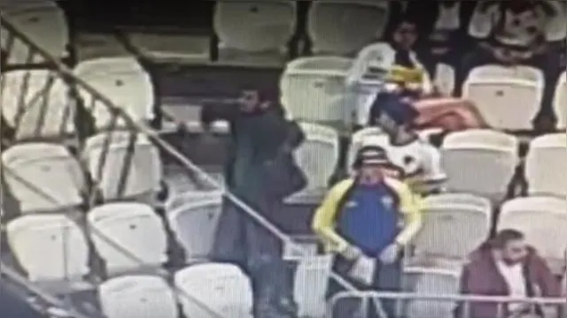 Imagem ilustrativa da notícia Vídeo: torcedor do Boca Juniors é preso por imitar macaco