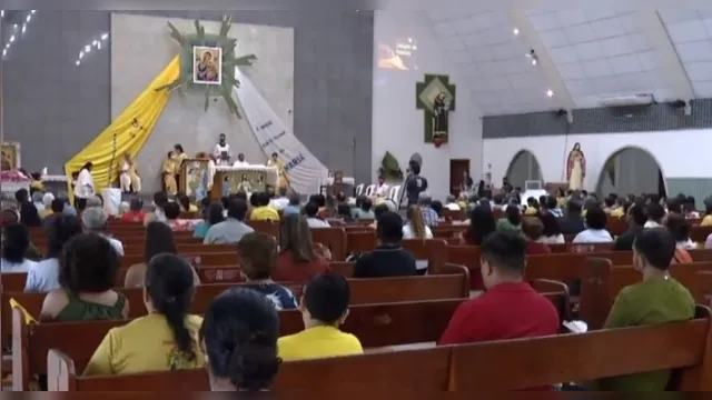 Imagem ilustrativa da notícia Vídeo:
fiéis celebram Nossa Senhora do Perpétuo Socorro