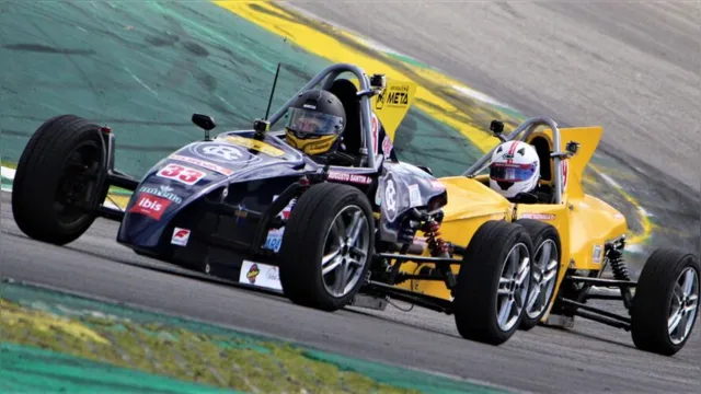 Imagem ilustrativa da notícia Augusto Santin busca liderança da Fórmula Vee em Interlagos