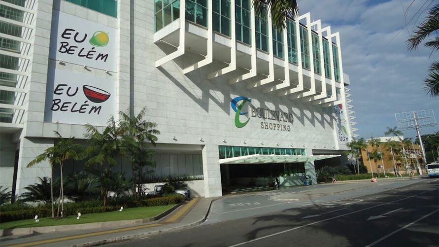O Shopping Boulevard  fica localizado na Avenida Visconde de Souza Franco, mais conhecida como Doca.