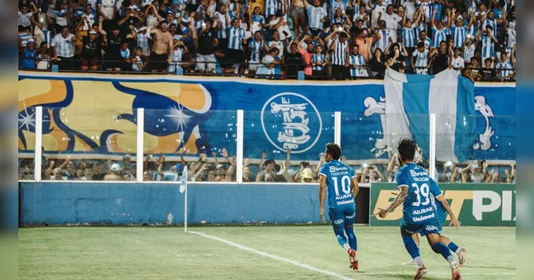 Imagem ilustrativa da notícia Goleador, Marlon vira artilheiro do Paysandu. Veja o vídeo