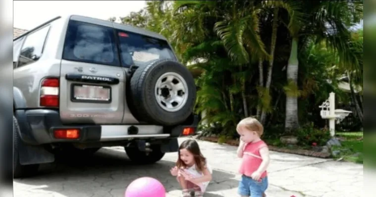 Imagem ilustrativa da notícia Bebê de 1 ano e meio morre atropelado pelo pai na garagem