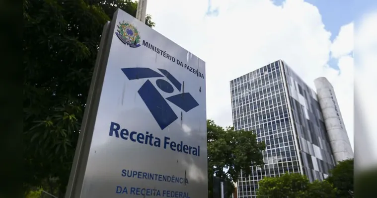 Imagem ilustrativa da notícia Receita Federal alerta para golpes no WhatsApp