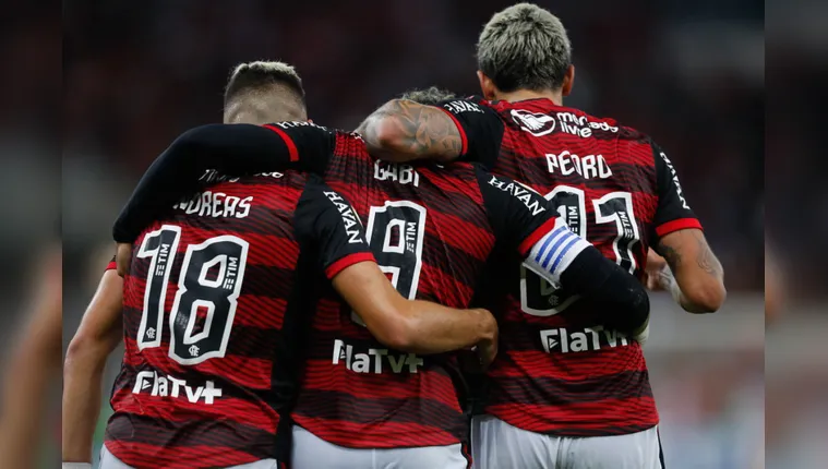 Imagem ilustrativa da notícia Gabigol perde pênalti, mas Flamengo vence e alivia a pressão