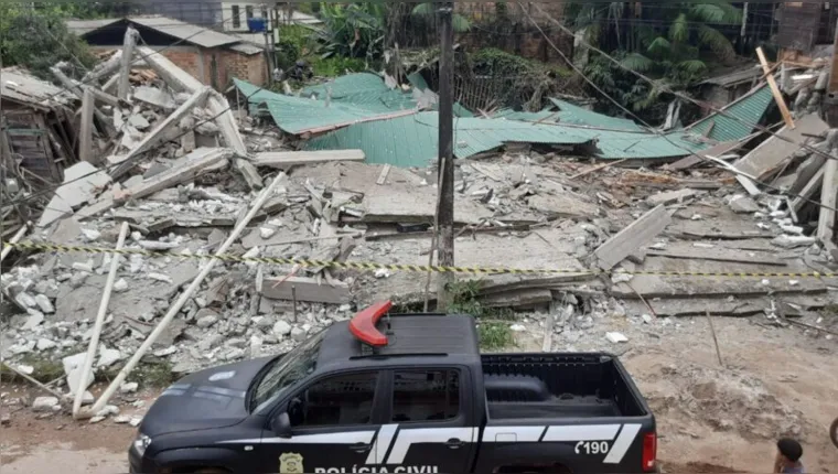 Imagem ilustrativa da notícia Vídeo: prédio desaba e deixa ferido em Limoeiro do Ajuru