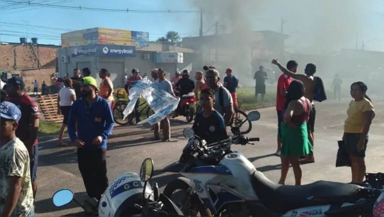 Imagem ilustrativa da notícia Vídeo: moradores protestam na av. Independência nesta manhã