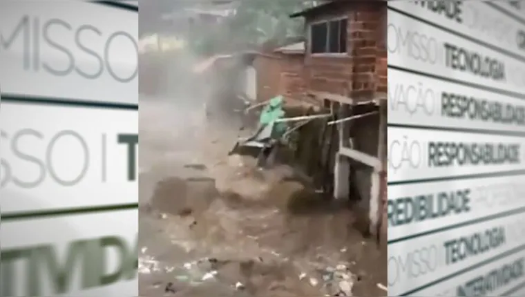 Imagem ilustrativa da notícia Vídeo: Casa desaba e é arrastada pela chuva em Pernambuco