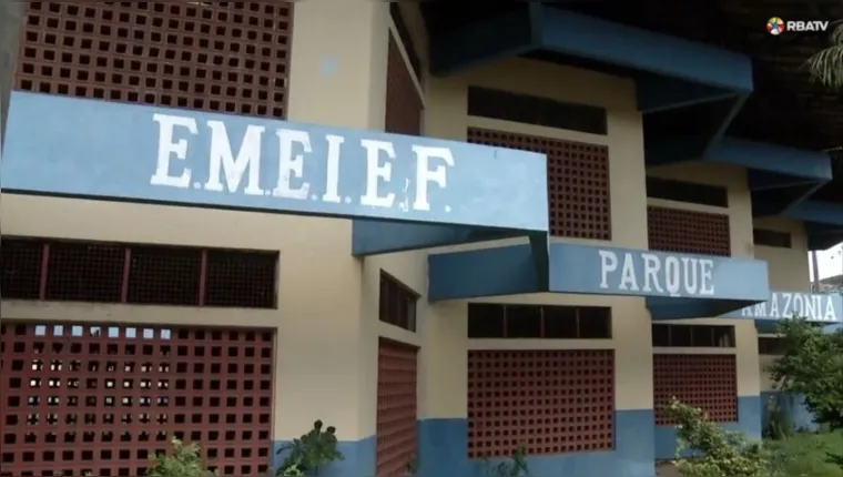 Imagem ilustrativa da notícia Vídeo: escola em Belém abandonada e caindo aos pedaços