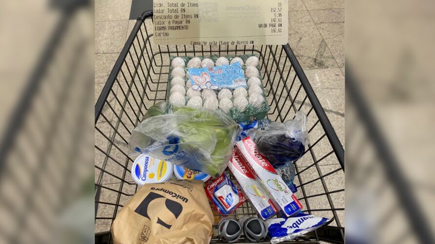 Internauta mostra o que conseguiu comprar com R$ 140 no supermercado atualmente