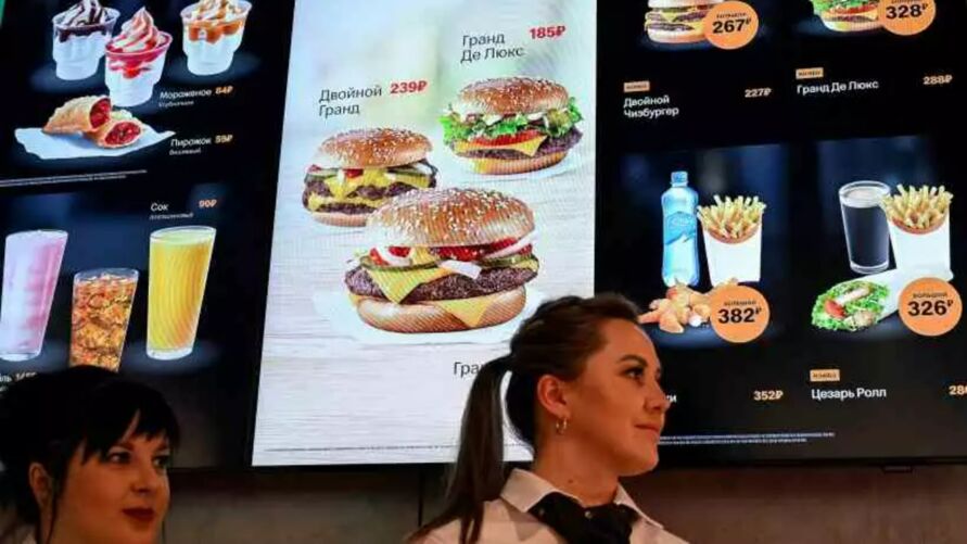 McDonald's reabre com novo nome na Rússia