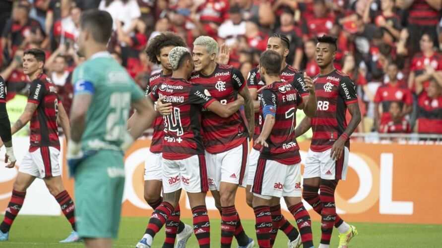 Pedro marca, Flamengo vence o Goiás e se distancia do Z-4
